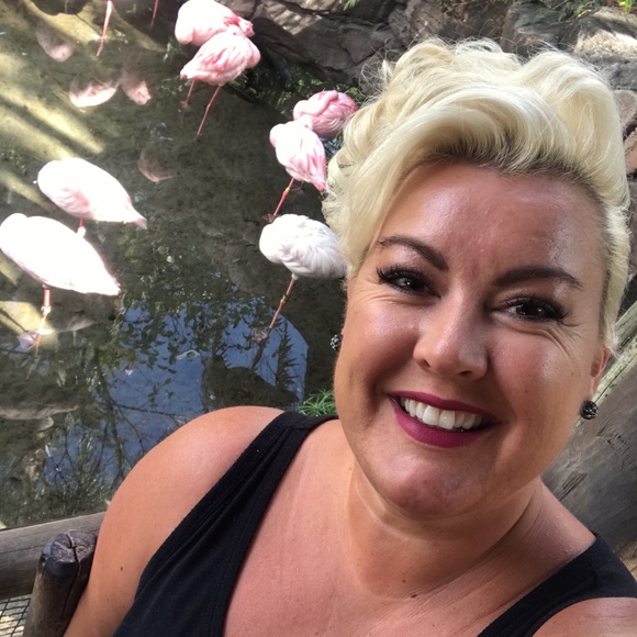 Meet your Posher, Melissa - Picture 1 of 1